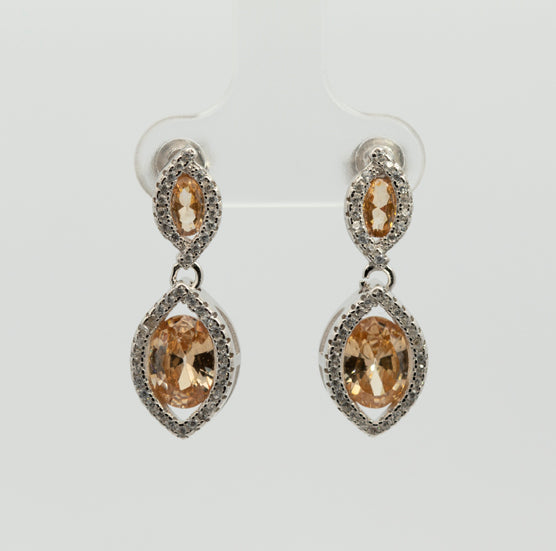 Pendientes Lágrimas con circonitas color arena, de presión. Plata de Ley 925 mls