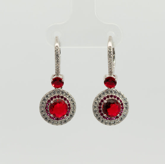 Pendientes Ballesta con circonitas burdeos. Plata de Ley 925 mls